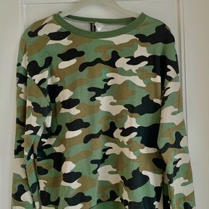h&m camo crewneck